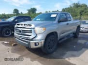 ✅ 2017 Toyota Tundra SR • VIN: 5TFRM5F14HX111808 • Lot: 43317955. Wystawiony na IAAI z przebiegiem 169 224 mil. Bezpłatny archiwum sprzedaży aukcyjnych z USA i szczegółowy raport historii pojazdu na DreamBid. Zdjęcie 17.
