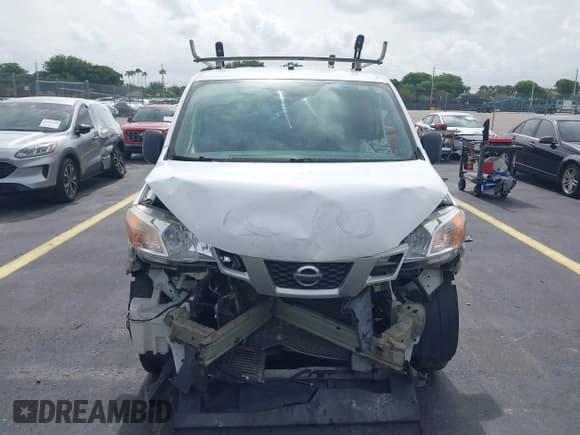 ✅ 2015 Nissan NV200 SV • VIN: 3N6CM0KN8FK697409 • Lot: 42437543. Listed on IAAI with 181,297 mi. Free auction sales archive from the USA and detailed vehicle history report at DreamBid. Image 13.