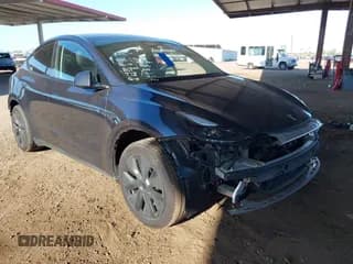 ✅ 2024 Tesla Model Y • VIN: 7SAYGDED0RF185220 • Lot: 42609845. Wystawiony na IAAI z przebiegiem 15 667 mil. Bezpłatny archiwum sprzedaży aukcyjnych z USA i szczegółowy raport historii pojazdu na DreamBid. Zdjęcie 1.