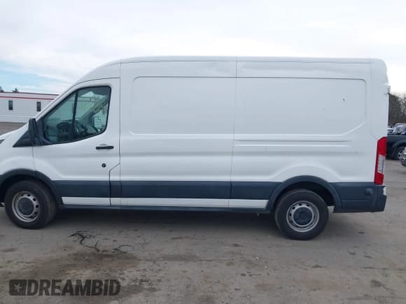 ✅ 2016 Ford Transit Cargo • VIN: 1FTYR2CM6GKA12848 • Lot: 41738033. Listed on IAAI with 164,129 mi. Free auction sales archive from the USA and detailed vehicle history report at DreamBid. Image 14.