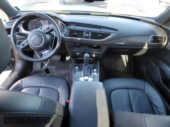 ✅ 2018 Audi A7 Premium Plus • VIN: WAUW3AFC3JN090173 • Lot: 40884873. Wystawiony na Copart z przebiegiem 61 474 mil. Bezpłatny archiwum sprzedaży aukcyjnych z USA i szczegółowy raport historii pojazdu na DreamBid. Zdjęcie 8.