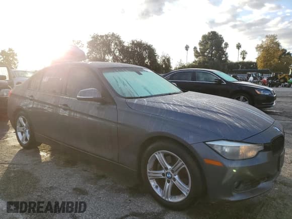 ✅ 2014 BMW 3 Series 328i • VIN: WBA3C1C5XEK106658 • Lot: 92718375. Listed on Copart with 133,372 mi. Free auction sales archive from the USA and detailed vehicle history report at DreamBid. Image 4.