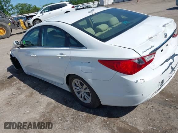 2013 Hyundai Sonata GLS with VIN 5NPEB4AC2DH573393, listed as a IAAI auction lot 42169477 with 230,925 mi miles and . Bid and sale history available at DreamBid. Image 3.
