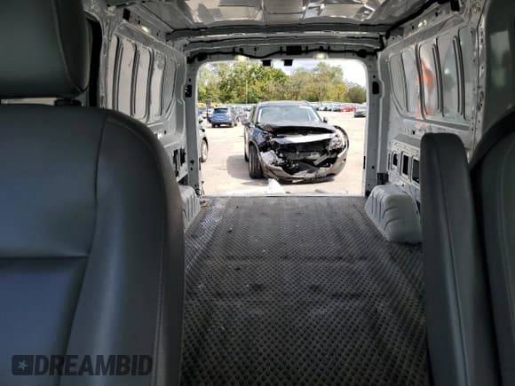 ✅ 2017 Ford Transit • VIN: 1FTYR2ZM3HKB13113 • Лот: 71686545. Опубликован ранее на Copart с пробегом 236 278 миль. Бесплатный доступ к архиву аукционных продаж из США и подробный отчёт об истории автомобиля на DreamBid. Изображение 10.