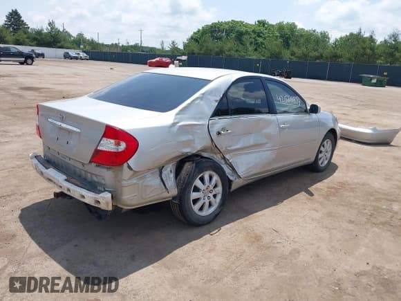 ✅ 2004 Toyota Camry LE • VIN: 4T1BF32K04U588578 • Лот: 42525874. Опубликован ранее на IAAI с пробегом 92 467 миль. Бесплатный доступ к архиву аукционных продаж из США и подробный отчёт об истории автомобиля на DreamBid. Изображение 4.