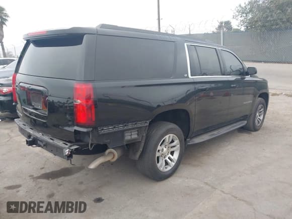 ✅ 2019 Chevrolet Suburban LT • VIN: 1GNSCHKCXKR356581 • Lot: 43382678. Wystawiony na IAAI z przebiegiem 112 699 mil. Bezpłatny archiwum sprzedaży aukcyjnych z USA i szczegółowy raport historii pojazdu na DreamBid. Zdjęcie 4.