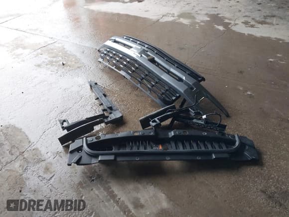 ✅ 2020 Chevrolet Silverado 1500 RST • VIN: 3GCUYEED2LG221036 • Lot: 42337591. Wystawiony na IAAI z przebiegiem 97 512 mil. Bezpłatny archiwum sprzedaży aukcyjnych z USA i szczegółowy raport historii pojazdu na DreamBid. Zdjęcie 12.