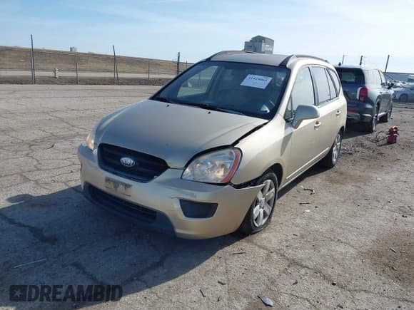 ✅ 2008 Kia Rondo EX • VIN: KNAFG526987175321 • Lot: 41429065. Listed on IAAI with 187,704 mi. Free auction sales archive from the USA and detailed vehicle history report at DreamBid. Image 6.