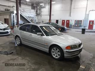 ✅ 2001 BMW 3 Series 325i • VIN: WBAAV33411FU82768 • Lot: 42702844. Listed on IAAI with 129,581 mi. Free auction sales archive from the USA and detailed vehicle history report at DreamBid. Image 1.
