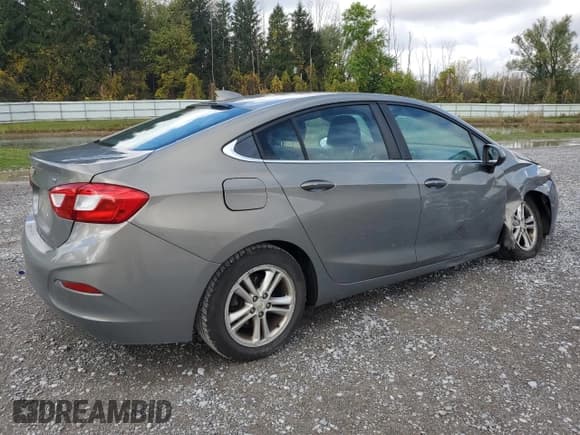 ✅ 2017 Chevrolet Cruze LT • VIN: 1G1BE5SM2H7160755 • Lot: 82277125. Wystawiony na Copart z przebiegiem 79 920 mil. Bezpłatny archiwum sprzedaży aukcyjnych z USA i szczegółowy raport historii pojazdu na DreamBid. Zdjęcie 3.