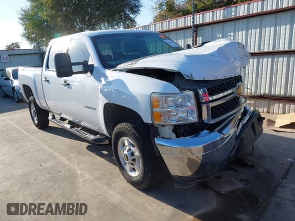 ✅ 2014 Chevrolet Silverado 2500HD Work Truck • VIN: 1GC1CVCG8EF161704 • Лот: 43678631. Опубликован ранее на IAAI с пробегом 264 452 миль. Бесплатный доступ к архиву аукционных продаж из США и подробный отчёт об истории автомобиля на DreamBid. Изображение 1.