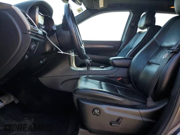 2014 Jeep Grand Cherokee Limited z VIN 1C4RJFBM8EC496467, wystawiony jako Copart lot #81751625 z przebiegiem 125 802 mil mil oraz Szkoda całkowita • Salvage title. Historia ofert i sprzedaży dostępna na DreamBid. Obrazek 7.