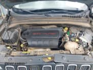 ✅ 2017 Jeep Renegade Latitude • VIN: ZACCJABB7HPF68976 • Lot: 43373622. Wystawiony na IAAI z przebiegiem 206 466 mil. Bezpłatny archiwum sprzedaży aukcyjnych z USA i szczegółowy raport historii pojazdu na DreamBid. Zdjęcie 10.