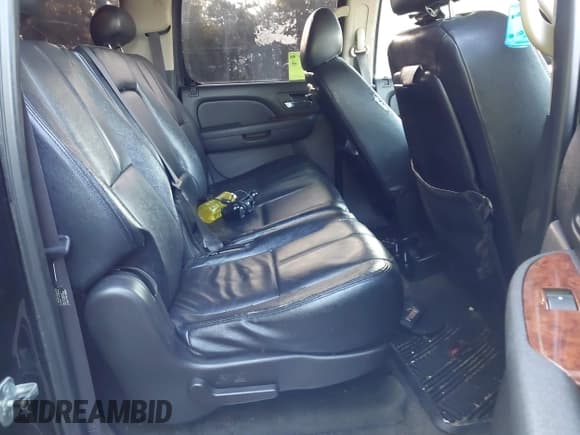 ✅ 2007 Chevrolet Suburban LT • VIN: 3GNFK16307G101922 • Lot: 43320570. Listed on IAAI with 172,591 mi. Free auction sales archive from the USA and detailed vehicle history report at DreamBid. Image 8.