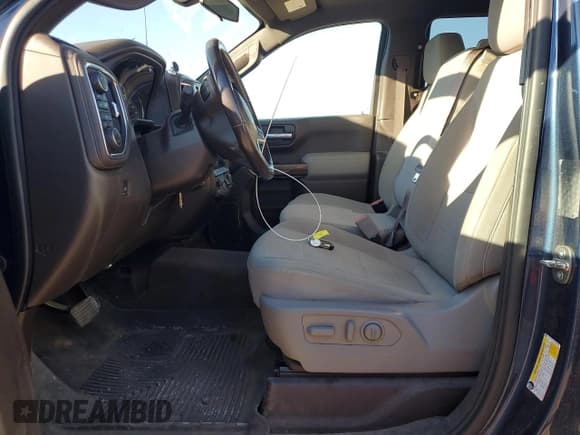 ✅ 2019 Chevrolet Silverado 1500 LT • VIN: 1GCUYDED4KZ306825 • Лот: 84597895. Опубликован ранее на Copart с пробегом 186 290 миль. Бесплатный доступ к архиву аукционных продаж из США и подробный отчёт об истории автомобиля на DreamBid. Изображение 7.