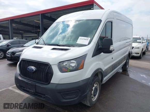 ✅ 2024 Ford Transit Cargo • VIN: 1FTBR1C86RKA73090 • Lot: 42439018. Listed on IAAI with 9,224 mi. Free auction sales archive from the USA and detailed vehicle history report at DreamBid. Image 6.