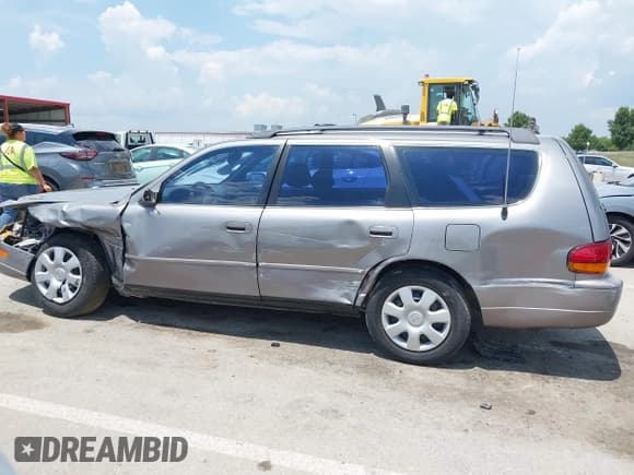 ✅ 1992 Toyota Camry • VIN: 4T1VK12W6NU047357 • Lot: 42593322. Wystawiony na IAAI z przebiegiem 325 406 mil. Bezpłatny archiwum sprzedaży aukcyjnych z USA i szczegółowy raport historii pojazdu na DreamBid. Zdjęcie 15.