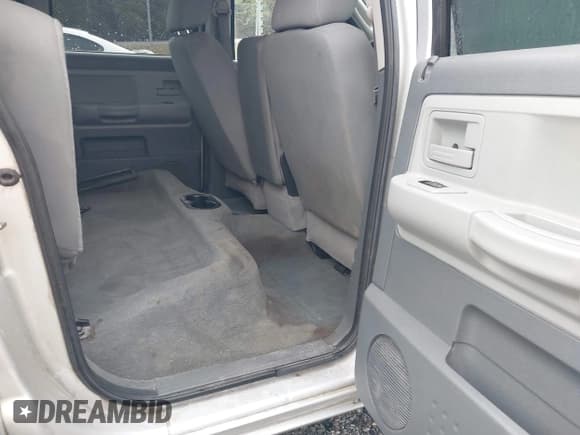 ✅ 2006 Dodge Dakota SLT • VIN: 1D7HW48N56S507357 • Lot: 43545758. Wystawiony na IAAI z przebiegiem 191 197 mil. Bezpłatny archiwum sprzedaży aukcyjnych z USA i szczegółowy raport historii pojazdu na DreamBid. Zdjęcie 8.