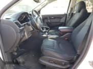 ✅ 2017 Chevrolet Traverse LT • VIN: 1GNKRGKD8HJ143055 • Lot: 71873244. Wystawiony na Copart z przebiegiem 175 396 mil. Bezpłatny archiwum sprzedaży aukcyjnych z USA i szczegółowy raport historii pojazdu na DreamBid. Zdjęcie 7.