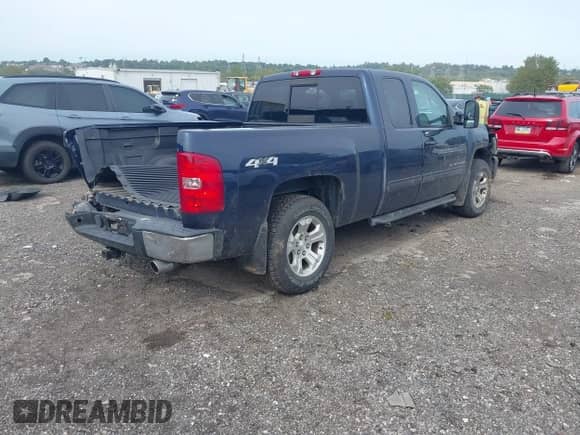 2009 Chevrolet Silverado 1500 LTZ z VIN 1GCEK39J19Z227509, wystawiony jako IAAI lot #43339769 z przebiegiem 98 235 mil mil oraz . Historia ofert i sprzedaży dostępna na DreamBid. Obrazek 4.