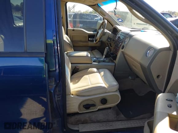 ✅ 2007 Ford F-150 XLT • VIN: 1FTPW12V27KC95757 • Lot: 43828024. Wystawiony na IAAI z przebiegiem Nie podano. Bezpłatny archiwum sprzedaży aukcyjnych z USA i szczegółowy raport historii pojazdu na DreamBid. Zdjęcie 5.