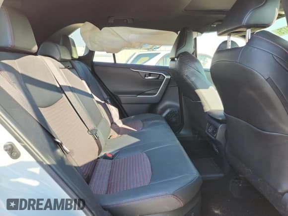 ✅ 2024 Toyota RAV4 XSE • VIN: JTMEB3FV3RD209761 • Лот: 69856475. Опубликован ранее на Copart с пробегом 9 075 миль. Бесплатный доступ к архиву аукционных продаж из США и подробный отчёт об истории автомобиля на DreamBid. Изображение 11.