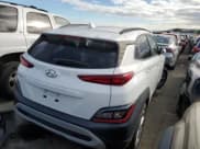✅ 2022 Hyundai Kona SEL • VIN: KM8K62AB8NU811057 • Лот: 45872244. Опубликован ранее на Copart с пробегом 25 636 миль. Бесплатный доступ к архиву аукционных продаж из США и подробный отчёт об истории автомобиля на DreamBid. Изображение 3.