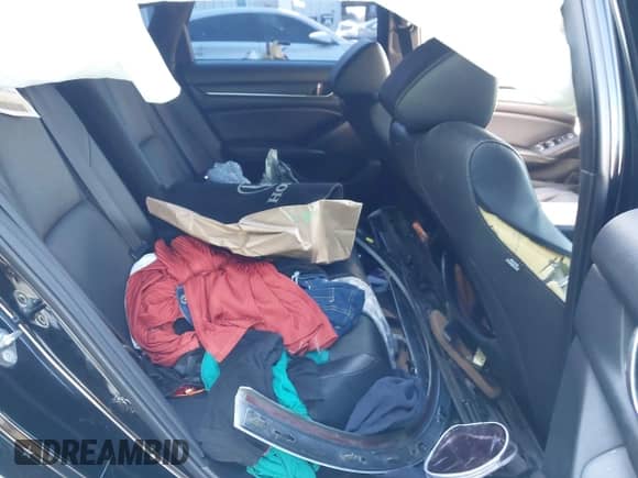 2018 Honda Accord Sport с VIN 1HGCV1F35JA170048, выставлен на аукционе IAAI как лот 43316764 с пробегом Не указан миль и . История ставок и продаж доступна на DreamBid. Изображение 8.