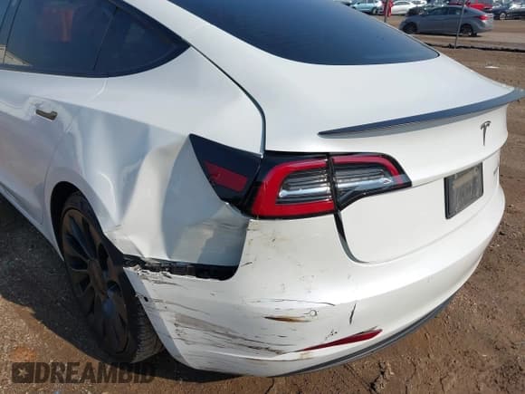 ✅ 2021 Tesla Model 3 Performance • VIN: 5YJ3E1EC6MF925591 • Лот: 42440166. Опубликован ранее на IAAI с пробегом 88 106 миль. Бесплатный доступ к архиву аукционных продаж из США и подробный отчёт об истории автомобиля на DreamBid. Изображение 6.