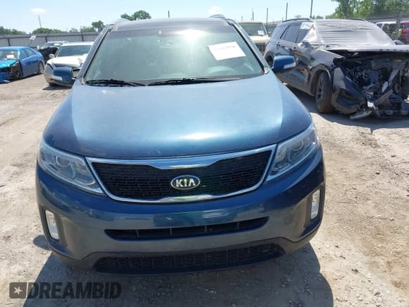 ✅ 2015 Kia Sorento EX • VIN: 5XYKU4A76FG581507 • Lot: 42583958. Wystawiony na IAAI z przebiegiem 74 664 mil. Bezpłatny archiwum sprzedaży aukcyjnych z USA i szczegółowy raport historii pojazdu na DreamBid. Zdjęcie 12.