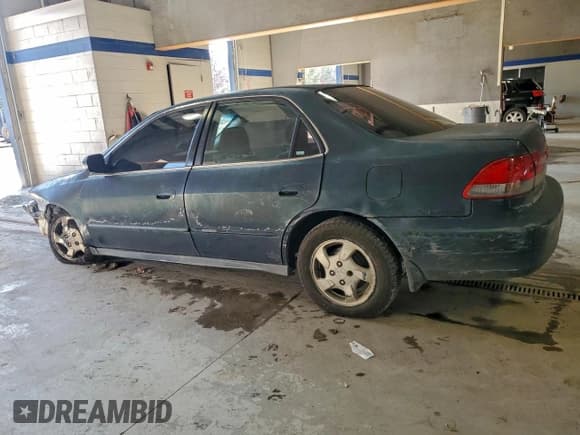 ✅ 2001 Honda Accord LX • VIN: 1HGCG56451A110118 • Lot: 94001595. Listed on Copart with 281,701 mi. Free auction sales archive from the USA and detailed vehicle history report at DreamBid. Image 2.