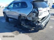 ✅ 2020 Jeep Cherokee Trailhawk • VIN: 1C4PJMBX6LD509424 • Lot: 43489590. Wystawiony na IAAI z przebiegiem 86 780 mil. Bezpłatny archiwum sprzedaży aukcyjnych z USA i szczegółowy raport historii pojazdu na DreamBid. Zdjęcie 6.