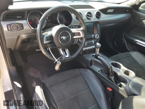 ✅ 2017 Ford Mustang GT Premium • VIN: 1FATP8FF2H5335798 • Лот: 86308415. Опубликован ранее на Copart с пробегом 148 046 миль. Бесплатный доступ к архиву аукционных продаж из США и подробный отчёт об истории автомобиля на DreamBid. Изображение 8.