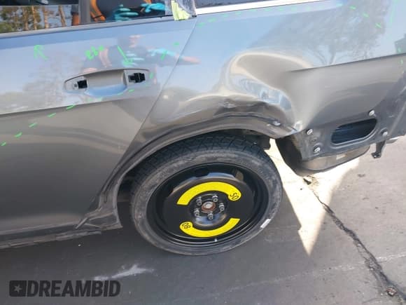 ✅ 2017 Volkswagen Golf S • VIN: 3VWH17AU6HM522728 • Lot: 43641462. Listed on IAAI with 92,397 mi. Free auction sales archive from the USA and detailed vehicle history report at DreamBid. Image 6.