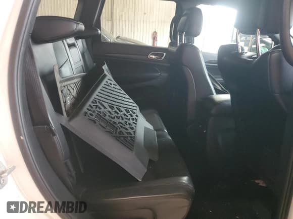 ✅ 2018 Jeep Grand Cherokee Laredo E • VIN: 1C4RJFAG1JC263956 • Lot: 80558715. Wystawiony na Copart z przebiegiem Nie podano. Bezpłatny archiwum sprzedaży aukcyjnych z USA i szczegółowy raport historii pojazdu na DreamBid. Zdjęcie 10.