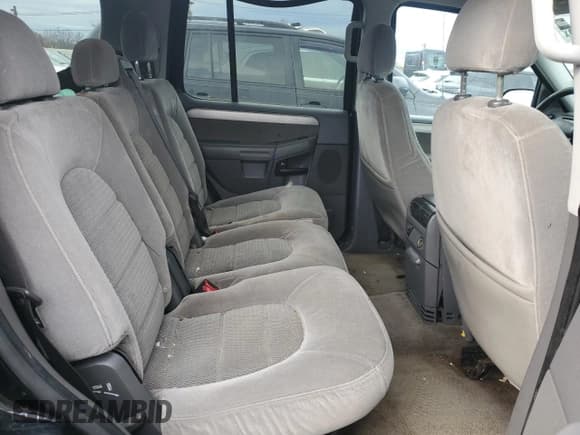 ✅ 2004 Ford Explorer XLT • VIN: 1FMZU73E14ZA99663 • Лот: 91351785. Опубликован ранее на Copart с пробегом 228 958 миль. Бесплатный доступ к архиву аукционных продаж из США и подробный отчёт об истории автомобиля на DreamBid. Изображение 11.