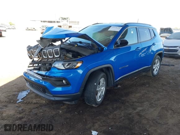 ✅ 2022 Jeep Compass Latitude • VIN: 3C4NJCBB2NT139253 • Lot: 42979620. Listed on IAAI with 70,676 mi. Free auction sales archive from the USA and detailed vehicle history report at DreamBid. Image 2.