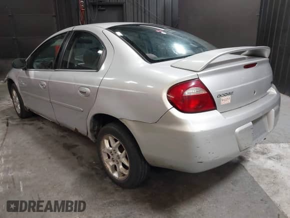 2005 Dodge Neon SXT z VIN 1B3ES56C85D257813, wystawiony jako IAAI lot #42001891 z przebiegiem 200 689 mil mil oraz . Historia ofert i sprzedaży dostępna na DreamBid. Obrazek 3.