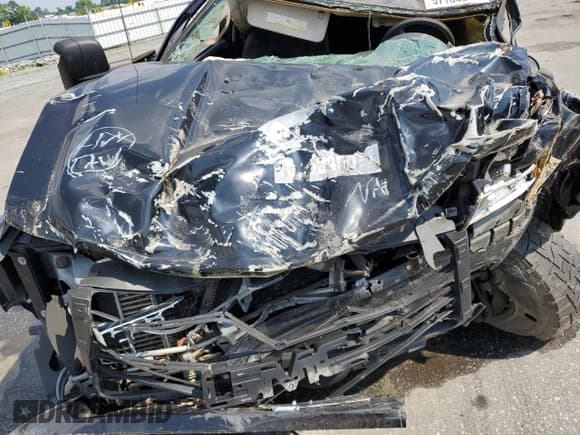 ✅ 2012 GMC Sierra 2500HD Denali • VIN: 1GT125E83CF125604 • Lot: 57104805. Wystawiony na Copart z przebiegiem Nie podano. Bezpłatny archiwum sprzedaży aukcyjnych z USA i szczegółowy raport historii pojazdu na DreamBid. Zdjęcie 11.