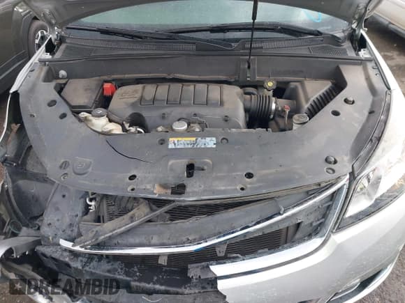 ✅ 2017 Chevrolet Traverse Premier • VIN: 1GNKRJKD1HJ230177 • Lot: 42111204. Wystawiony na IAAI z przebiegiem 121 727 mil. Bezpłatny archiwum sprzedaży aukcyjnych z USA i szczegółowy raport historii pojazdu na DreamBid. Zdjęcie 10.