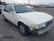 ✅ 1996 Volvo 960 • VIN: YV1KS9607T1077603 • Lot: 42987424. Wystawiony na IAAI z przebiegiem 89 977 mil. Bezpłatny archiwum sprzedaży aukcyjnych z USA i szczegółowy raport historii pojazdu na DreamBid. Zdjęcie 1.