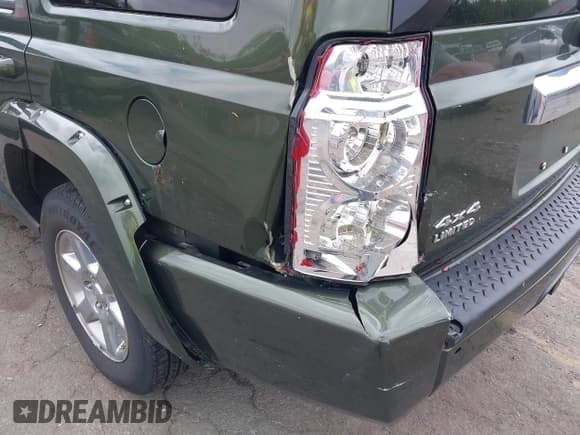 ✅ 2006 Jeep Commander Limited • VIN: 1J8HG58266C314494 • Lot: 42272830. Wystawiony na IAAI z przebiegiem 185 049 mil. Bezpłatny archiwum sprzedaży aukcyjnych z USA i szczegółowy raport historii pojazdu na DreamBid. Zdjęcie 6.