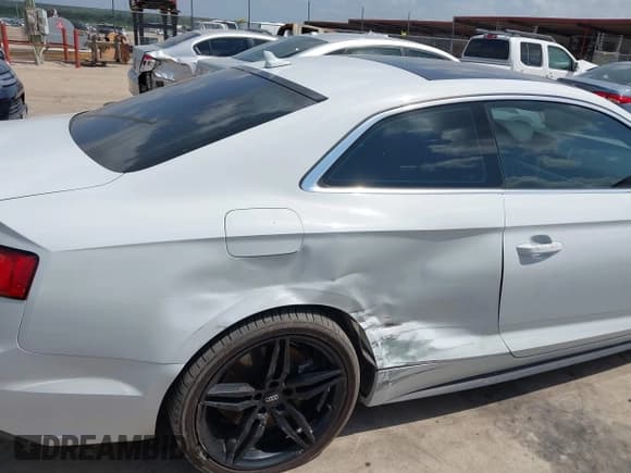 ✅ 2019 Audi A5 Premium • VIN: WAUSNAF52KA017721 • Lot: 42484966. Listed on IAAI with 86,719 mi. Free auction sales archive from the USA and detailed vehicle history report at DreamBid. Image 6.