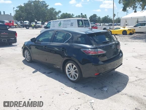 ✅ 2013 Lexus CT 200h • VIN: JTHKD5BH5D2128546 • Lot: 42882767. Listed on IAAI with 217,505 mi. Free auction sales archive from the USA and detailed vehicle history report at DreamBid. Image 3.