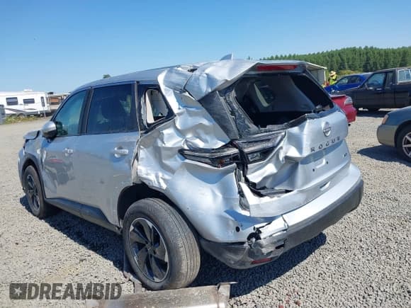 ✅ 2025 Nissan Rogue Rock Creek • VIN: 5N1BT3BB1SC831469 • Lot: 42850955. Listed on IAAI with 10,301 mi. Free auction sales archive from the USA and detailed vehicle history report at DreamBid. Image 13.
