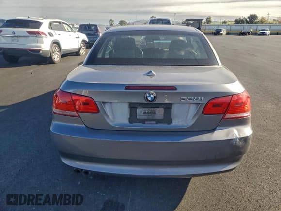 ✅ 2007 BMW 3 Series 328i • VIN: WBAWR33517PX78492 • Lot: 95341985. Wystawiony na Copart z przebiegiem 186 662 mil. Bezpłatny archiwum sprzedaży aukcyjnych z USA i szczegółowy raport historii pojazdu na DreamBid. Zdjęcie 6.