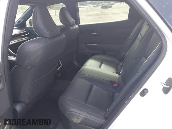 ✅ 2024 Toyota Crown XLE • VIN: JTDAAAAF4R3020760 • Lot: 42191441. Wystawiony na IAAI z przebiegiem 99 630 mil. Bezpłatny archiwum sprzedaży aukcyjnych z USA i szczegółowy raport historii pojazdu na DreamBid. Zdjęcie 8.