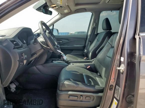 ✅ 2019 Honda Pilot Touring 7-Passenger • VIN: 5FNYF5H66KB028607 • Lot: 63397105. Listed on Copart with 67,627 mi. Free auction sales archive from the USA and detailed vehicle history report at DreamBid. Image 7.