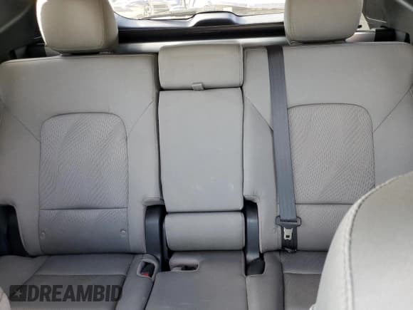 ✅ 2016 Hyundai Santa Fe • VIN: 5XYZU3LB6GG354927 • Лот: 89694125. Опубликован ранее на Copart с пробегом 121 686 миль. Бесплатный доступ к архиву аукционных продаж из США и подробный отчёт об истории автомобиля на DreamBid. Изображение 10.