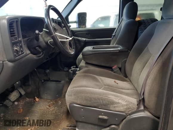 ✅ 2006 Chevrolet Silverado 1500 LS • VIN: 2GCEK19B361143788 • Lot: 78430914. Wystawiony na Copart z przebiegiem Nie podano mil. Skorzystaj z bezpłatnego archiwum sprzedaży aukcyjnych z USA i zobacz szczegółowy raport historii pojazdu na DreamBid. Zdjęcie 7.